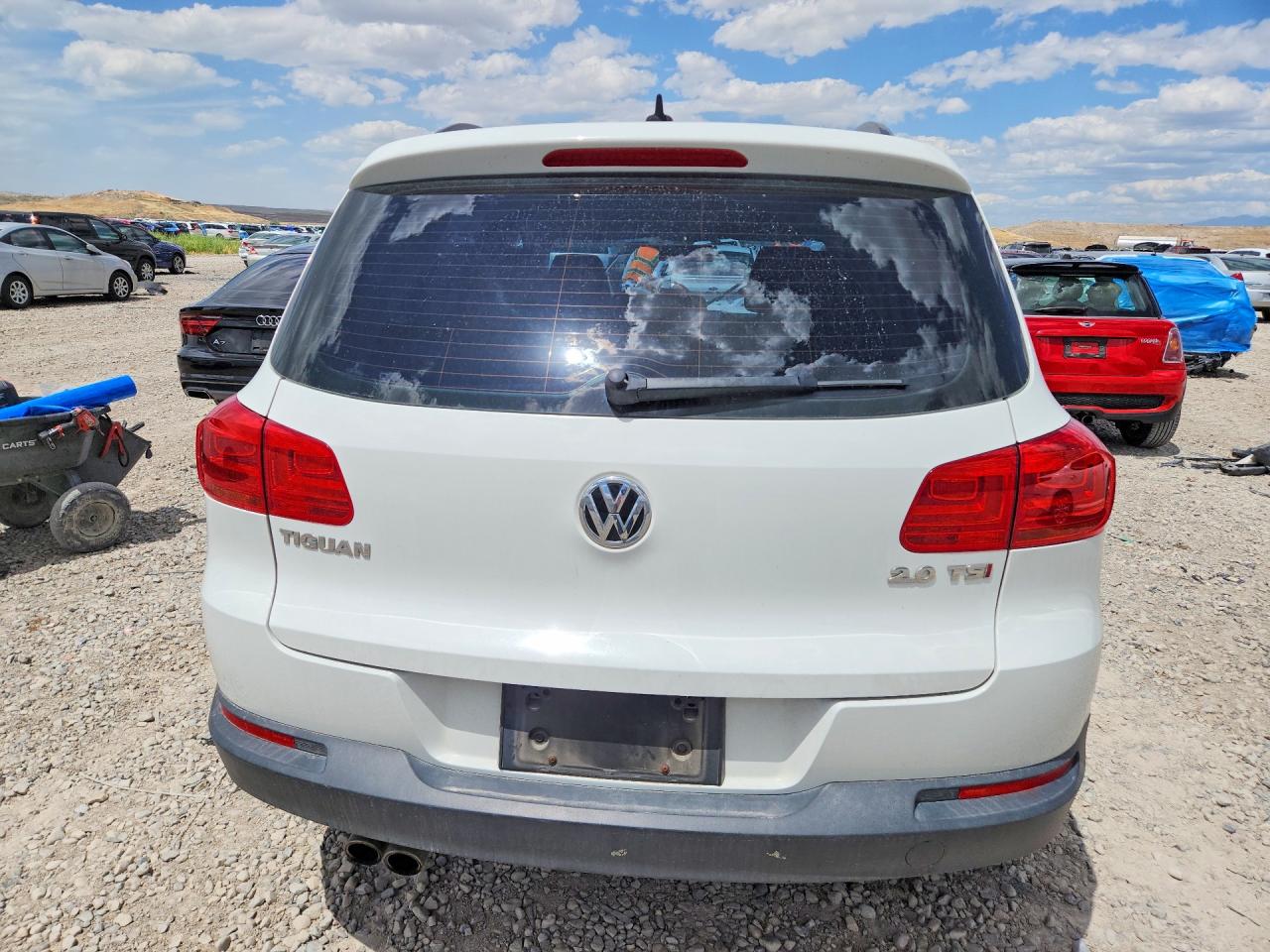 Volkswagen Tiguan S