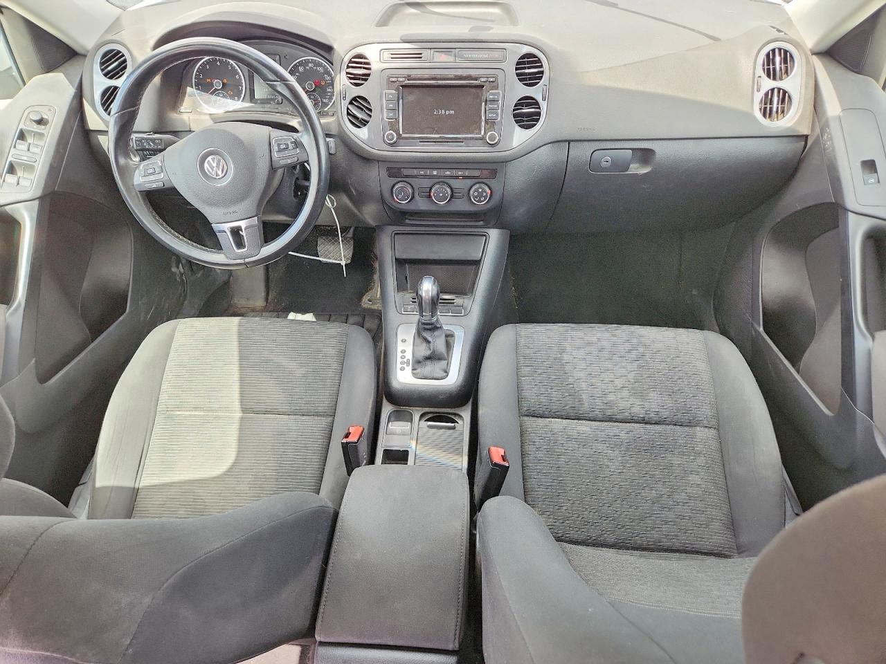 Volkswagen Tiguan S