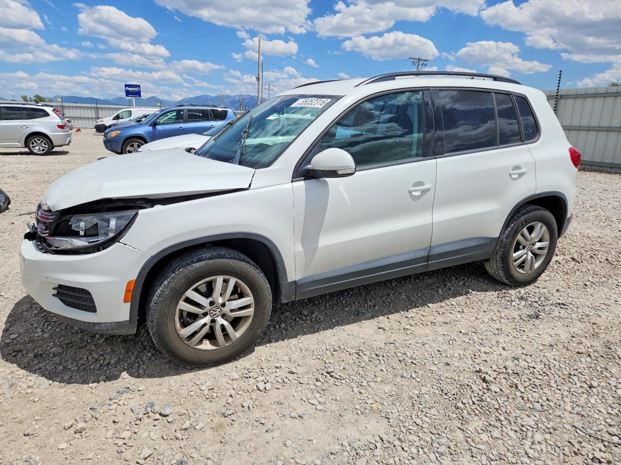 Salvage Volkswagen Tiguan Image