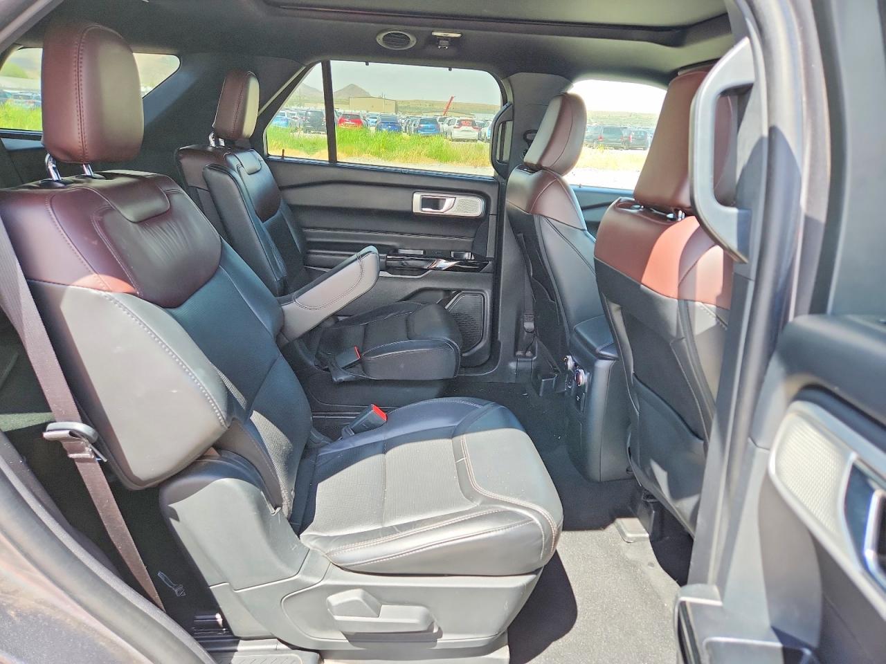 Ford Explorer Platinum