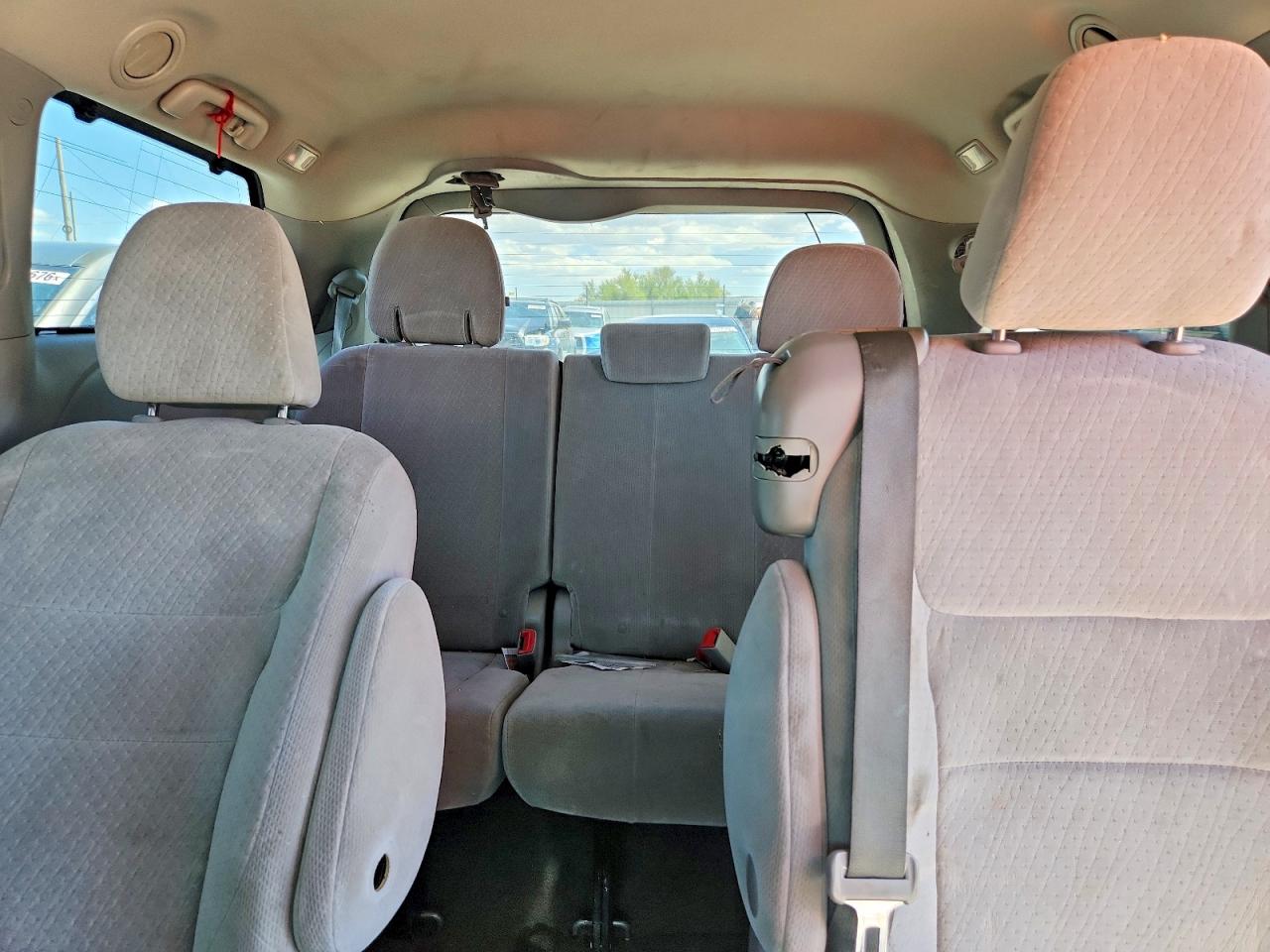 Toyota Sienna Le