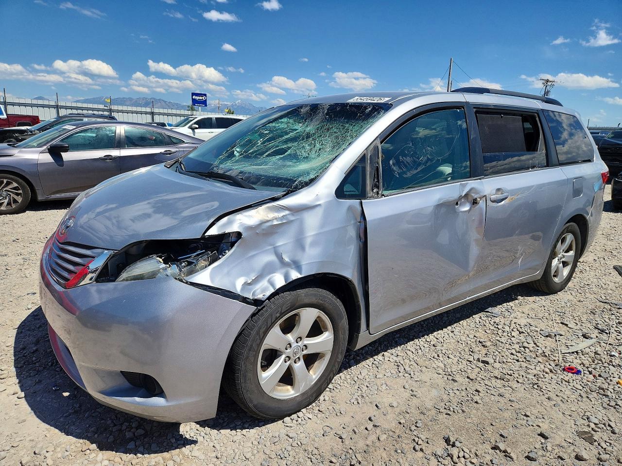 Salvage Toyota Sienna Image