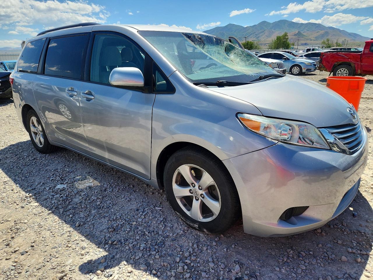 Toyota Sienna Le