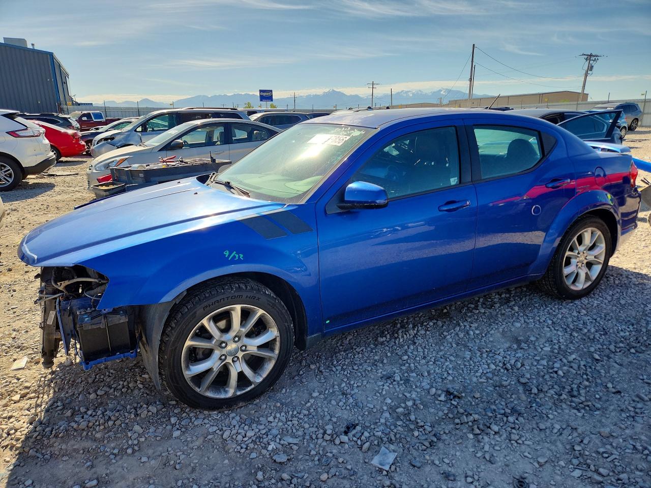 Salvage Dodge Avenger Image