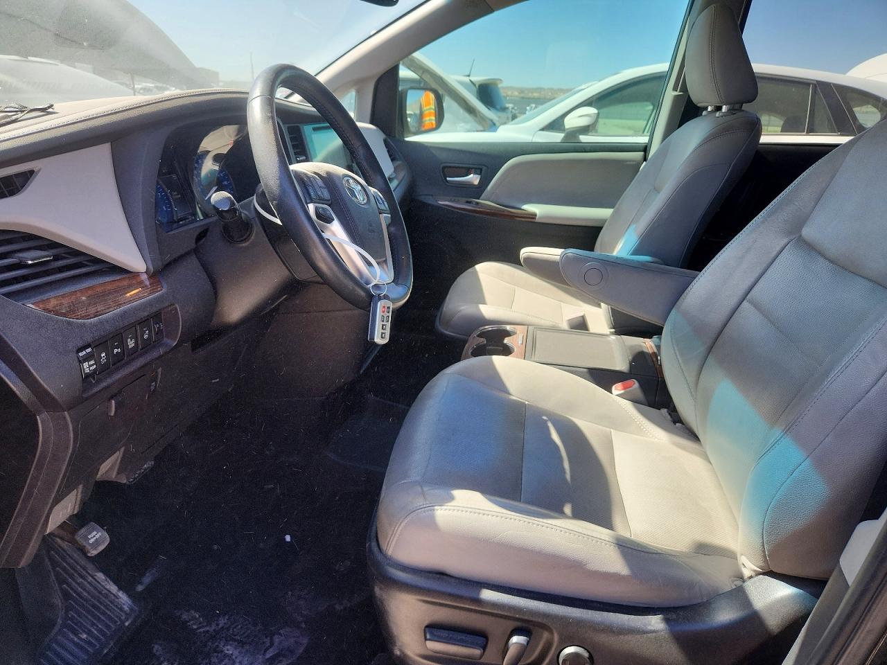 Toyota Sienna Limited Premium 7-passenger