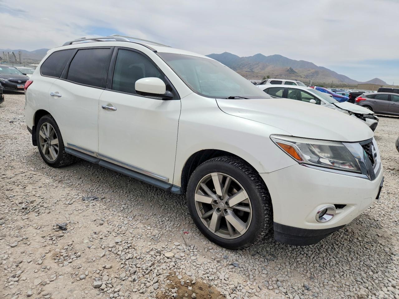 Nissan Pathfinder S