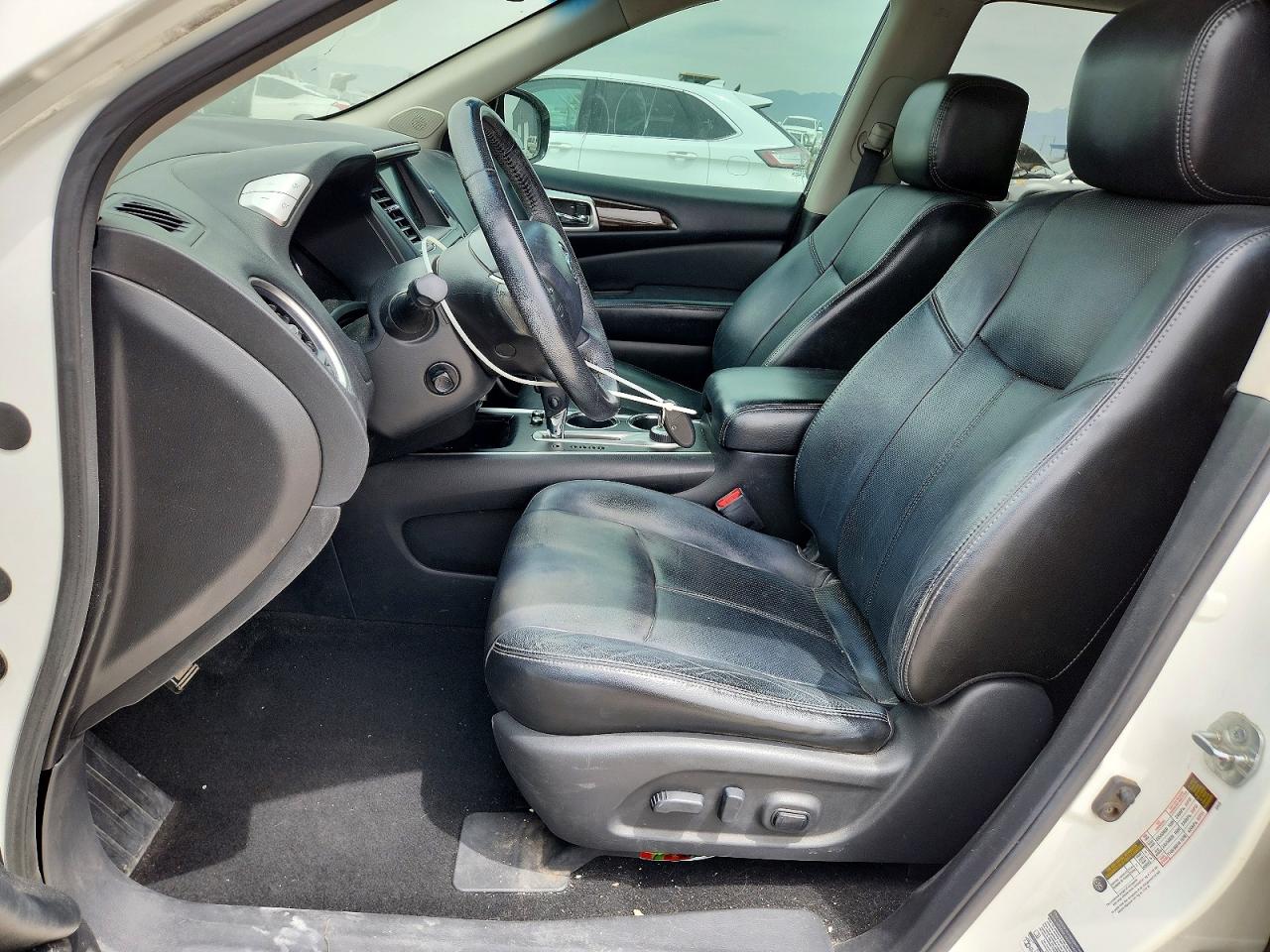 Nissan Pathfinder S