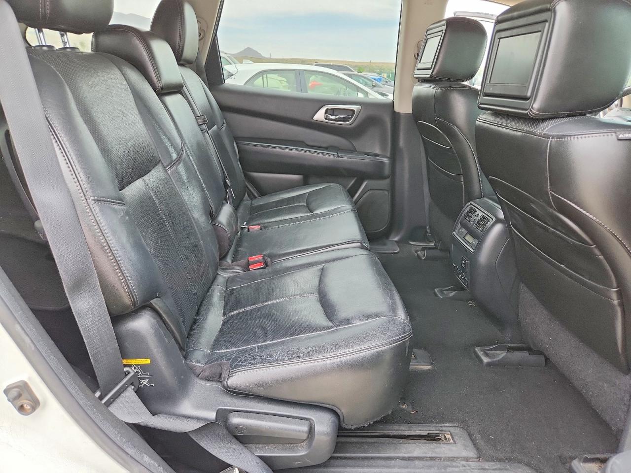 Nissan Pathfinder S