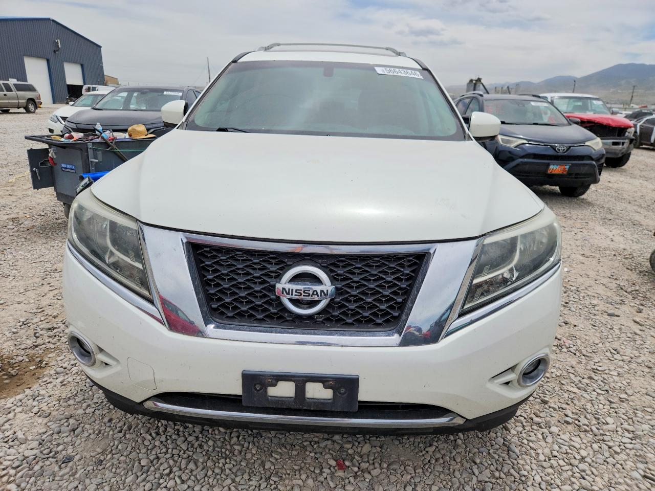 Nissan Pathfinder S