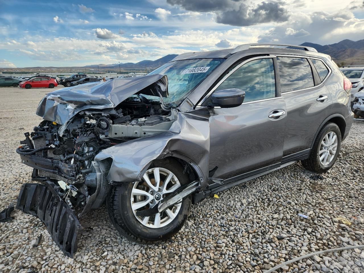Salvage Nissan Rogue Image
