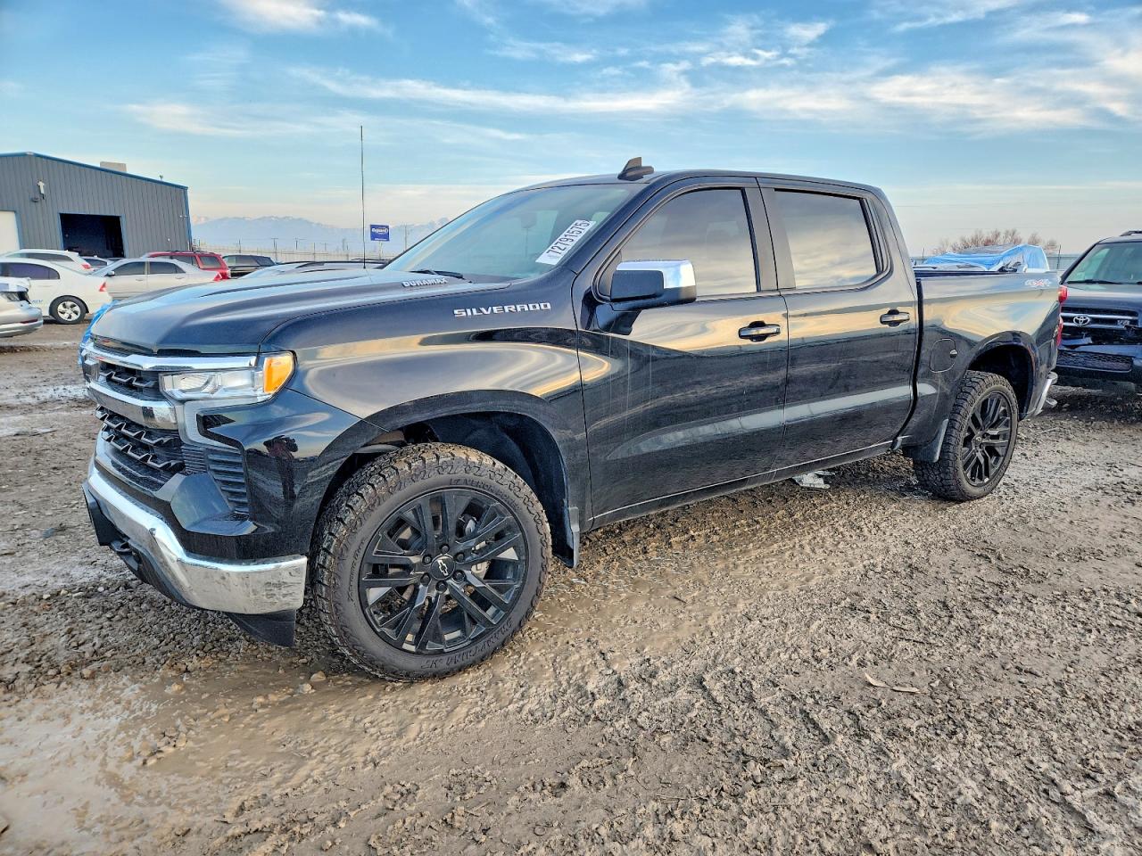 Salvage Chevrolet Silverado Image