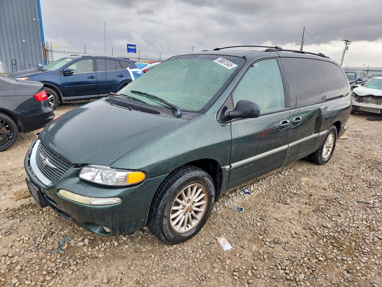 Salvage Chrysler Town & Country Image