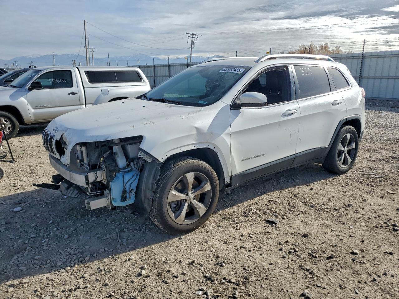 Salvage Jeep Grand Cherokee Image