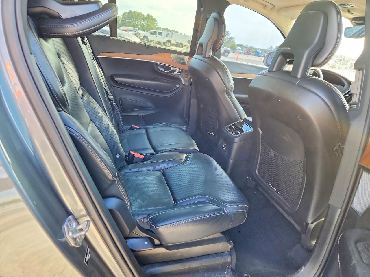 Volvo XC90 T8