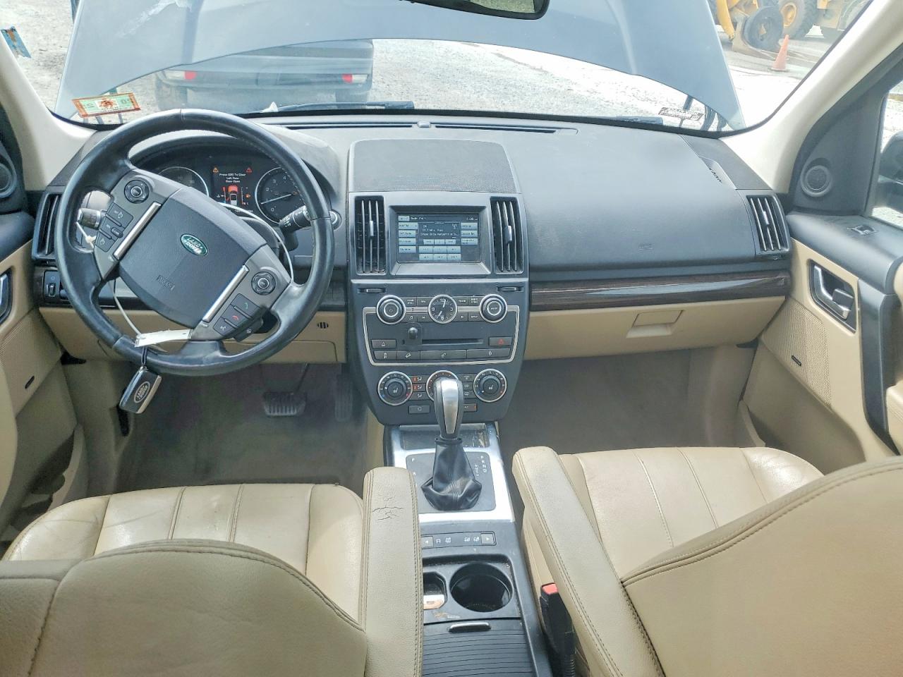 Land Rover LR2 Base