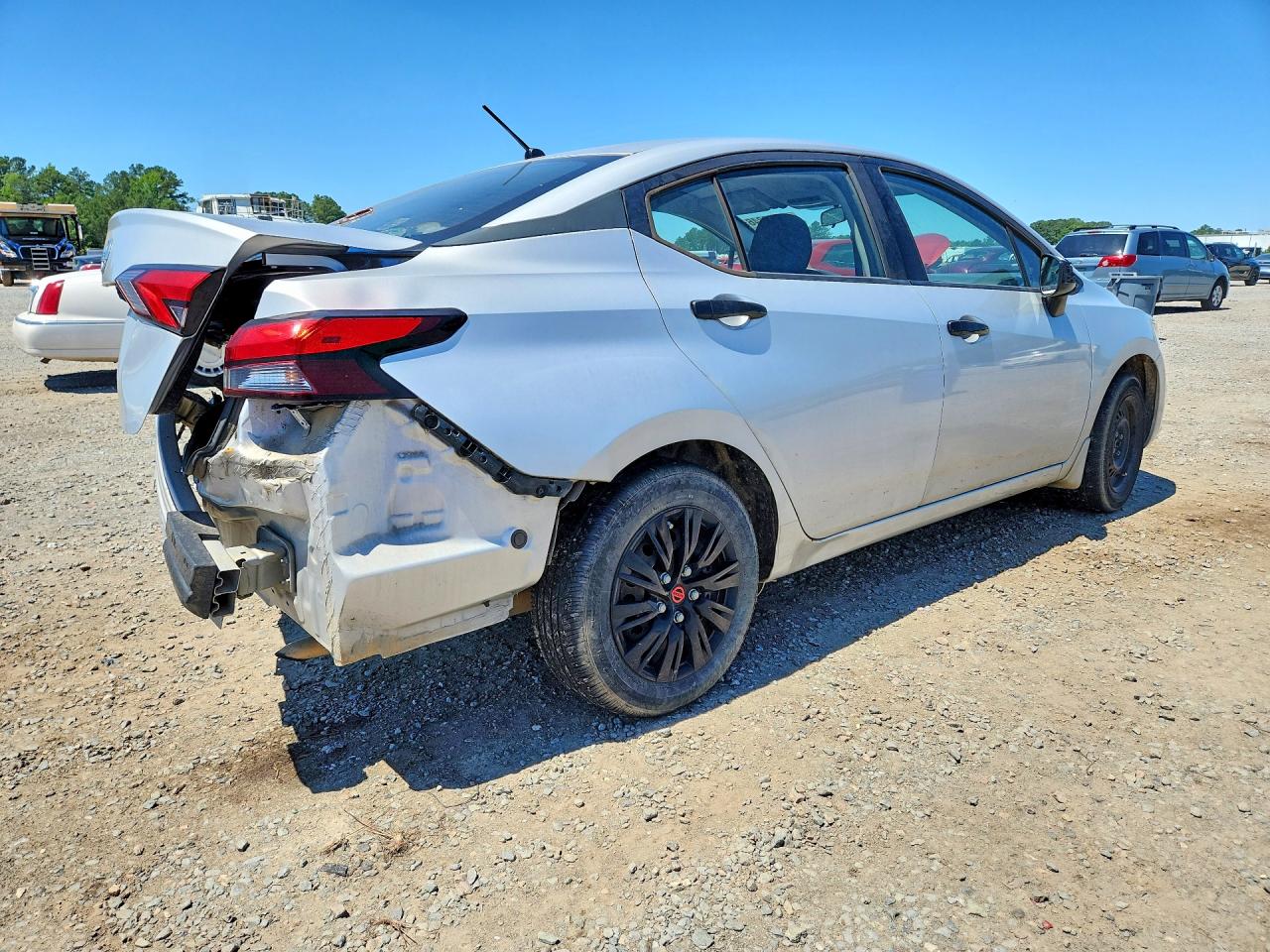 Nissan Versa S