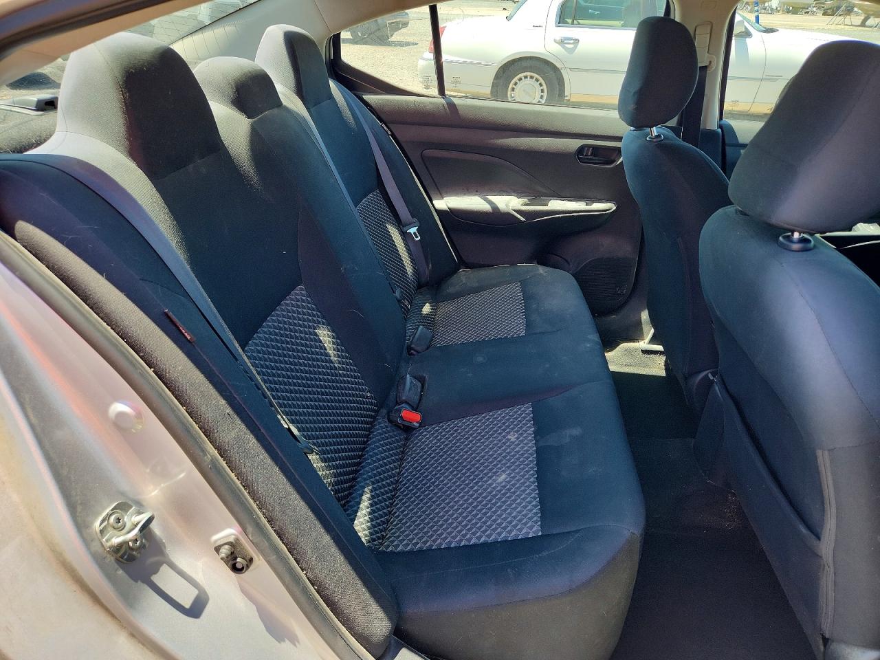 Nissan Versa S