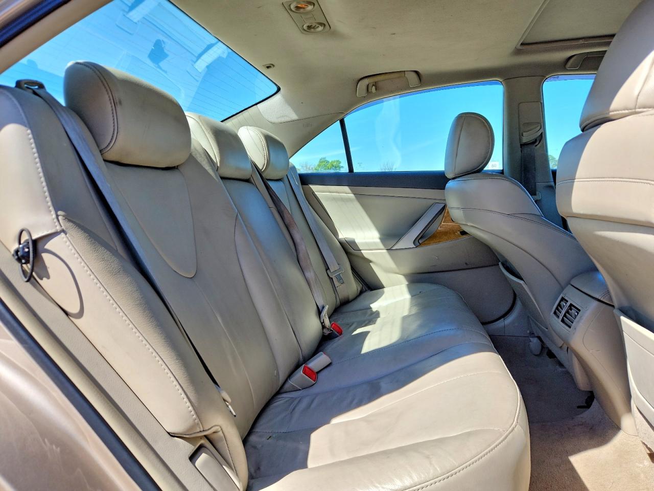 Toyota Camry Xle V6