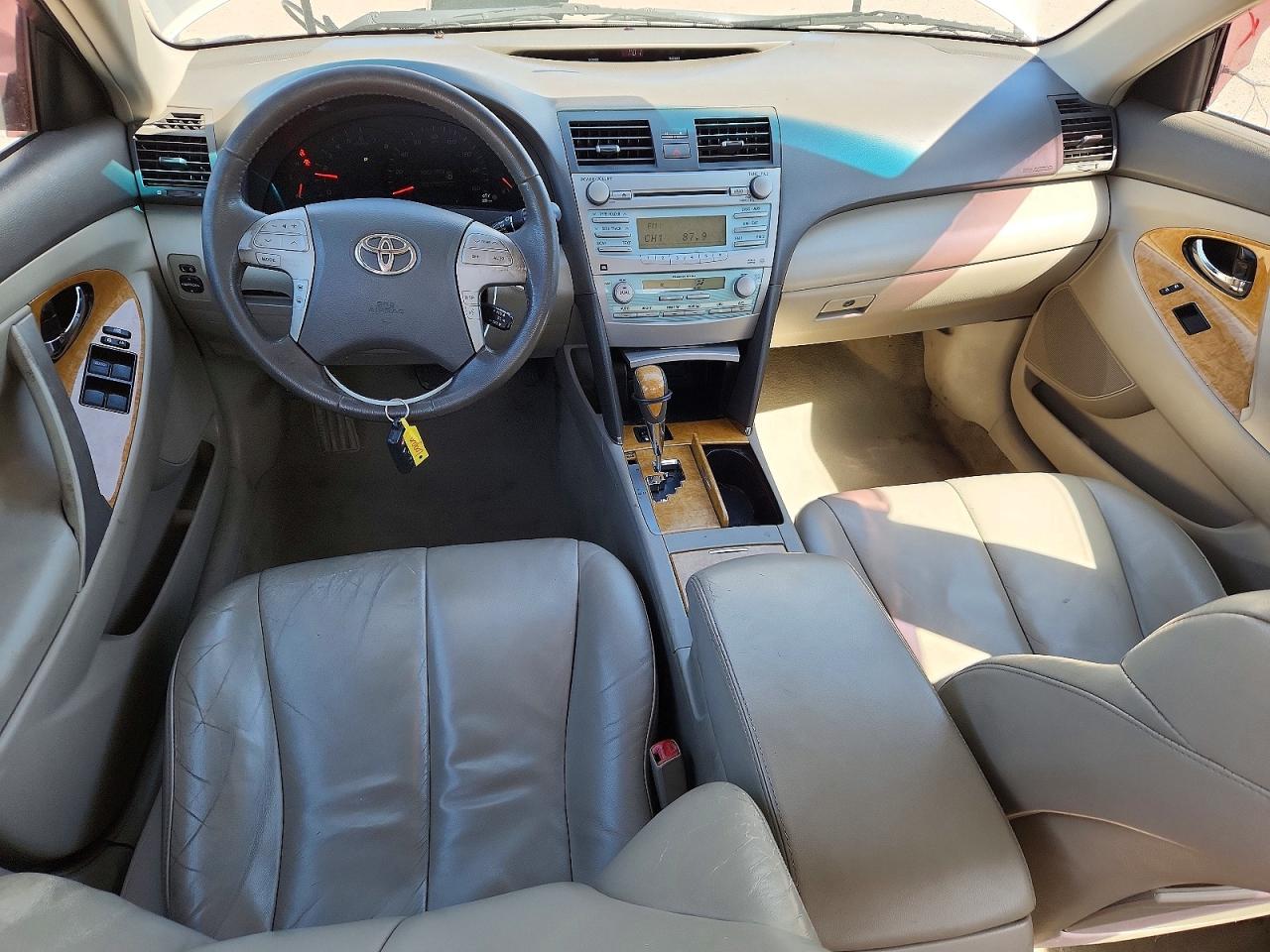 Toyota Camry Xle V6