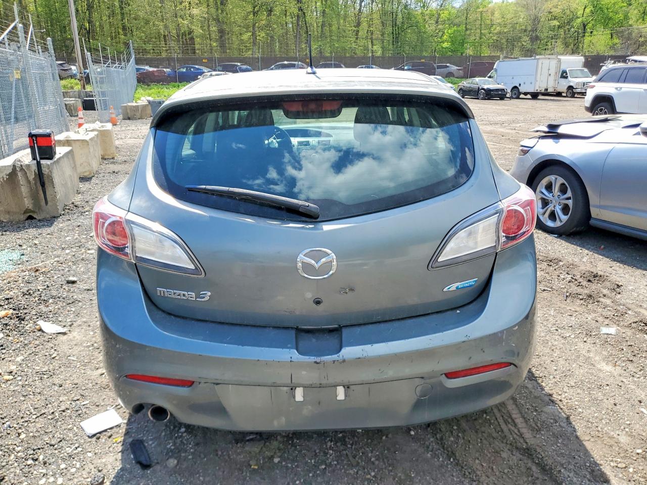 Mazda 3 I