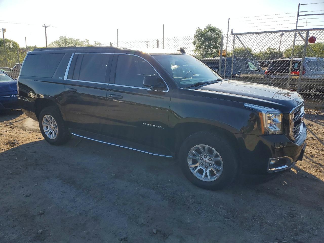 GMC Yukon C1500 Slt