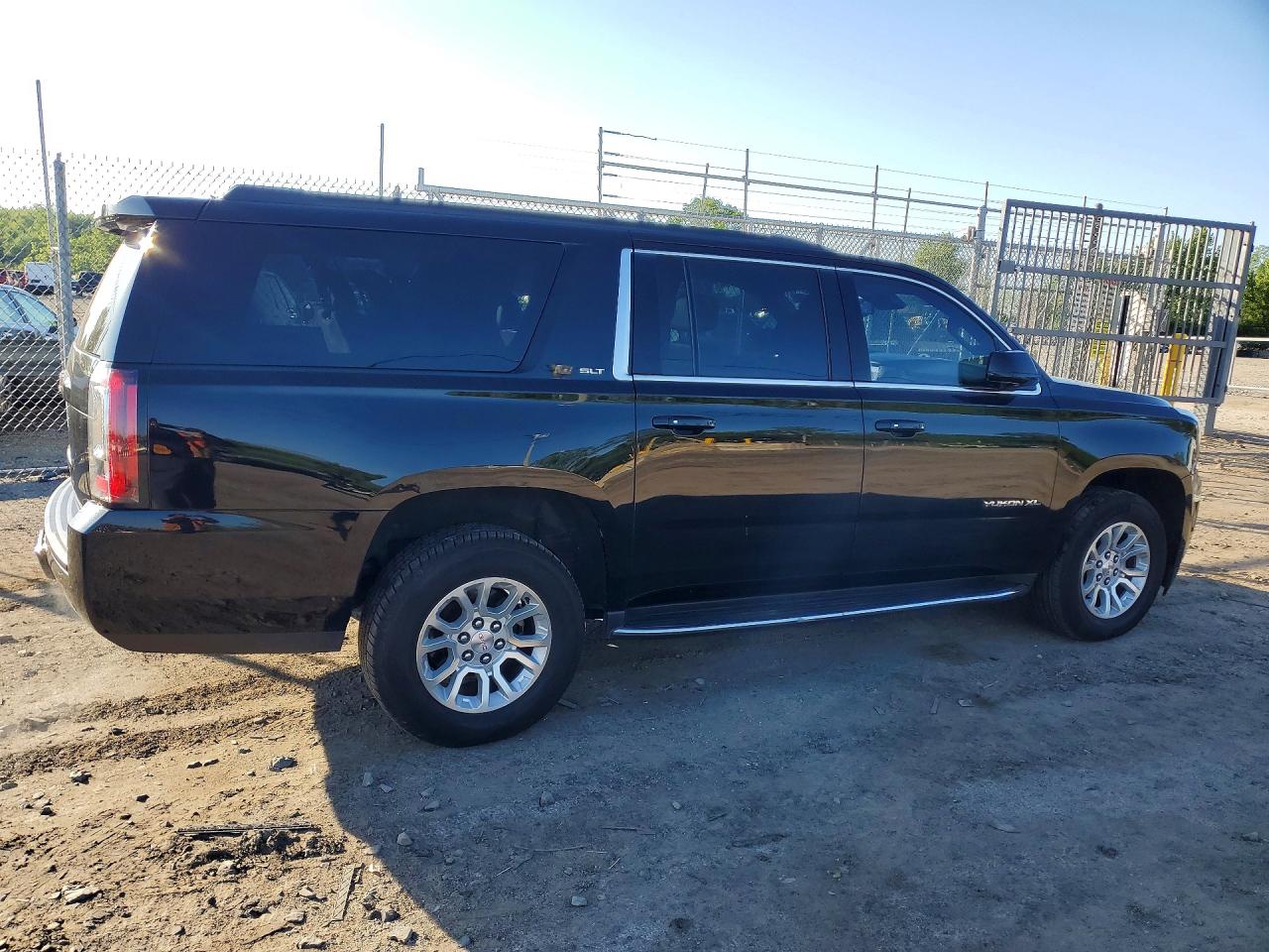 GMC Yukon C1500 Slt