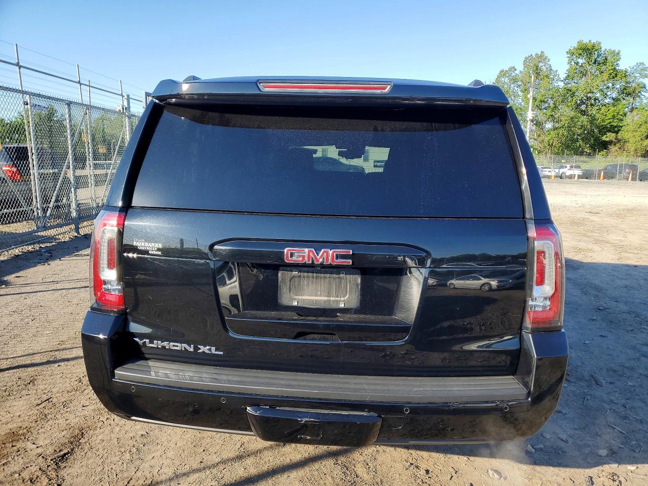 GMC Yukon C1500 Slt