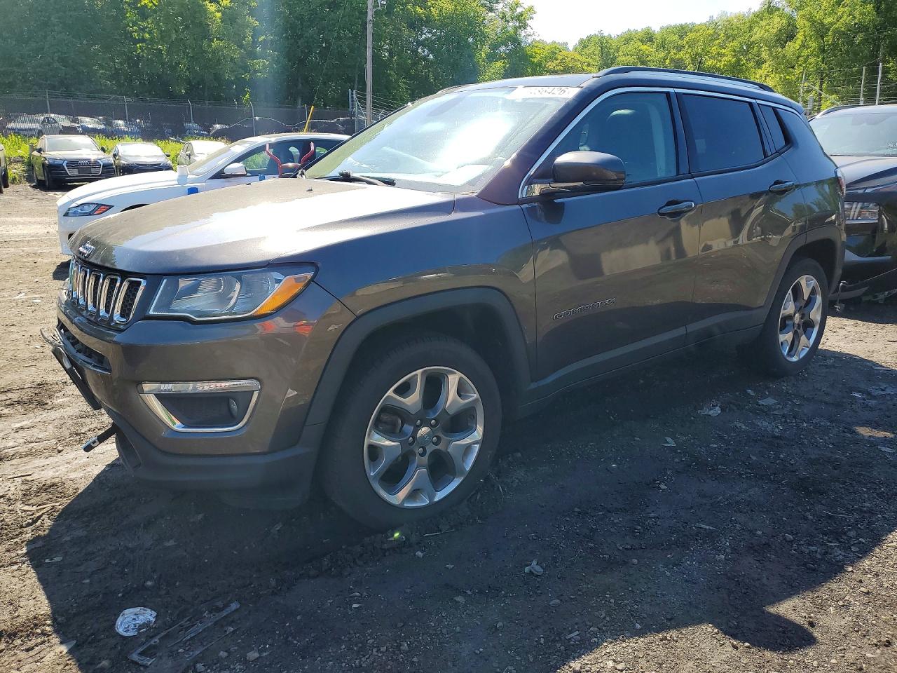 Salvage Jeep Compass Image