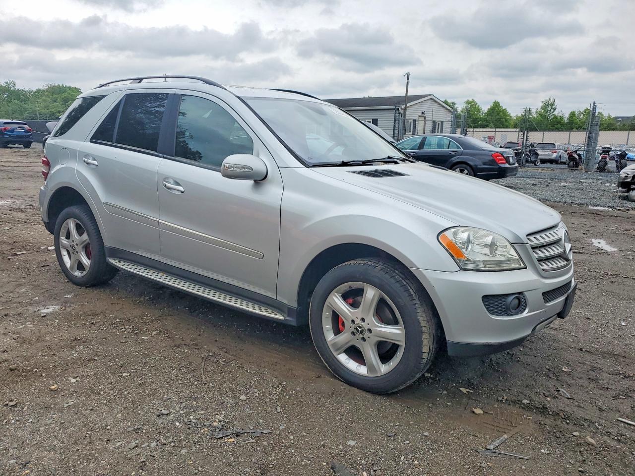 Mercedes-Benz M-Class 350