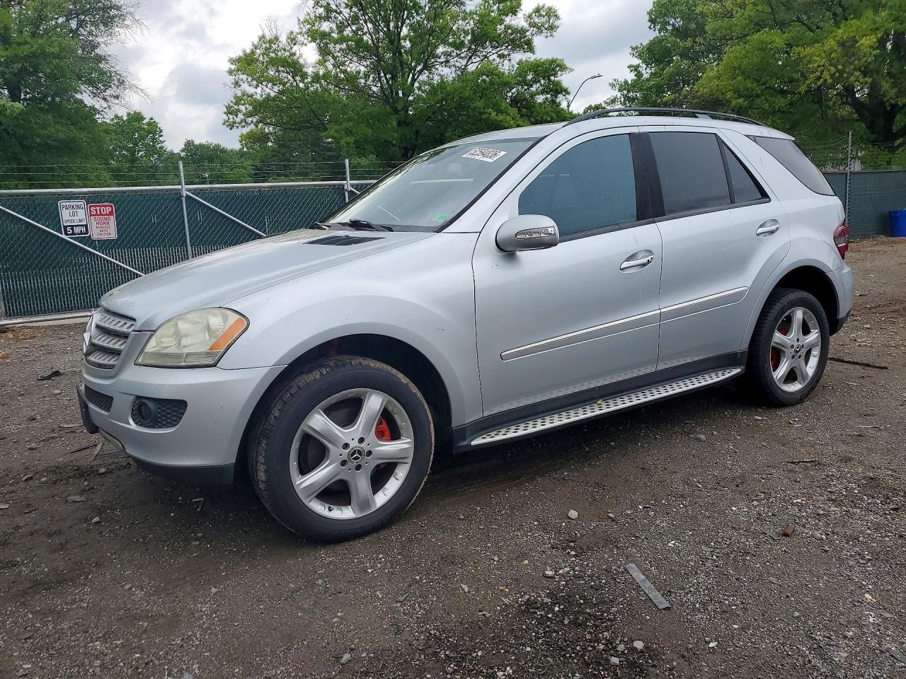 Salvage Mercedes-Benz M-Class Image