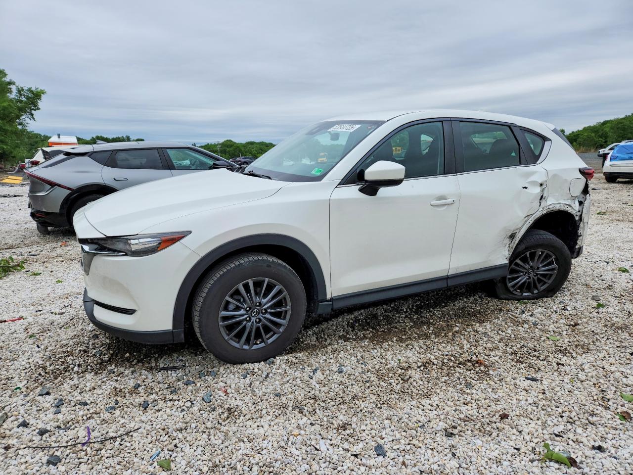 Salvage Mazda Cx Image