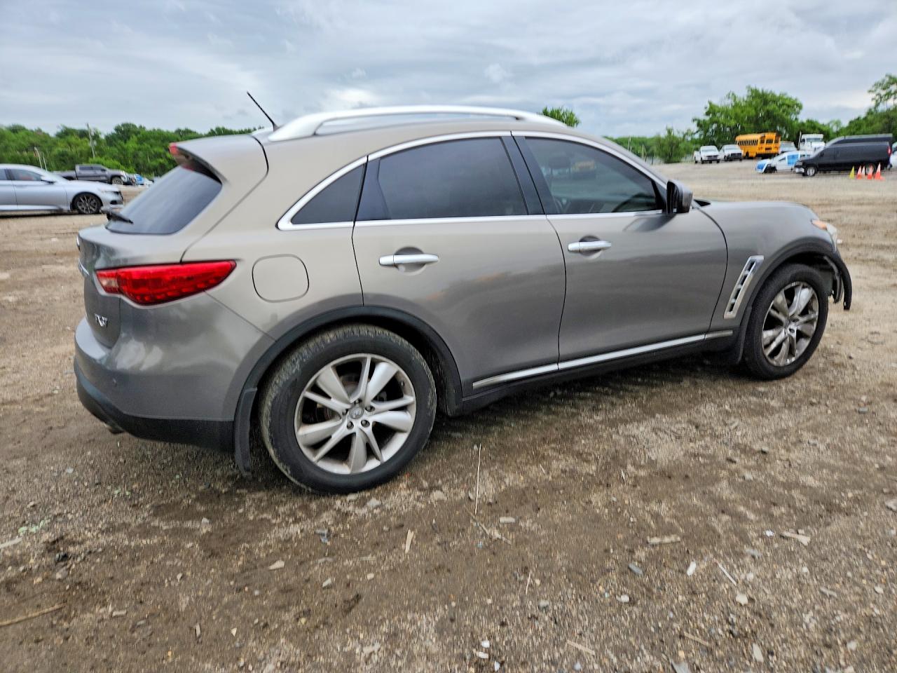 INFINITI Fx Base