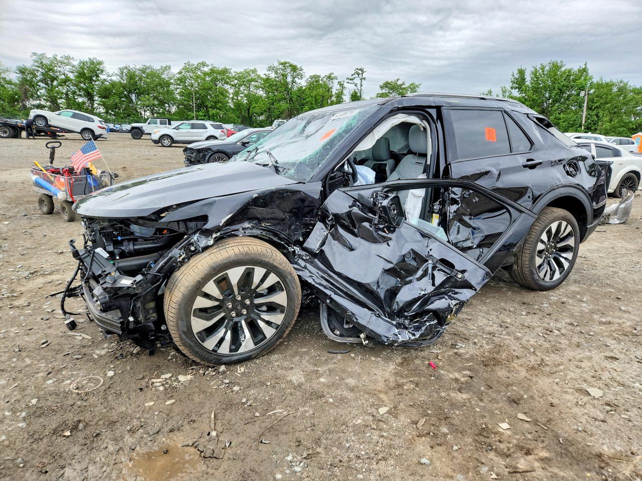 Salvage Ford Explorer Image