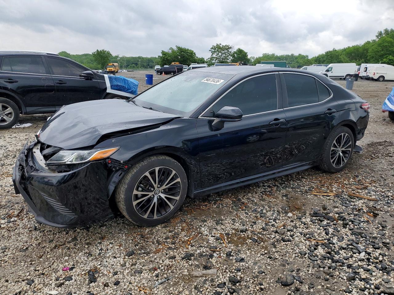 Salvage Toyota Camry Image