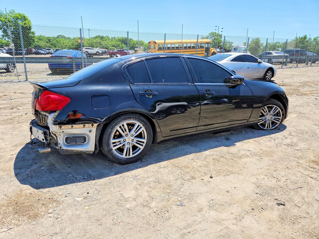 INFINITI G37 X