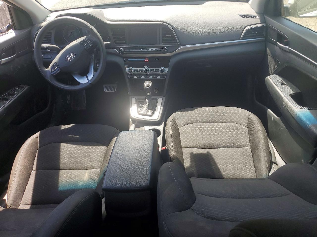 Hyundai ELANTRA Sel