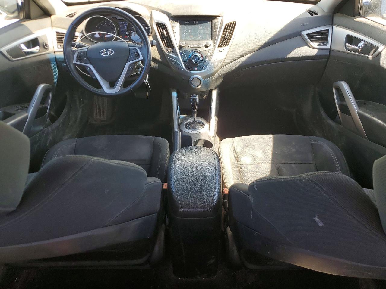 Hyundai VELOSTER Base