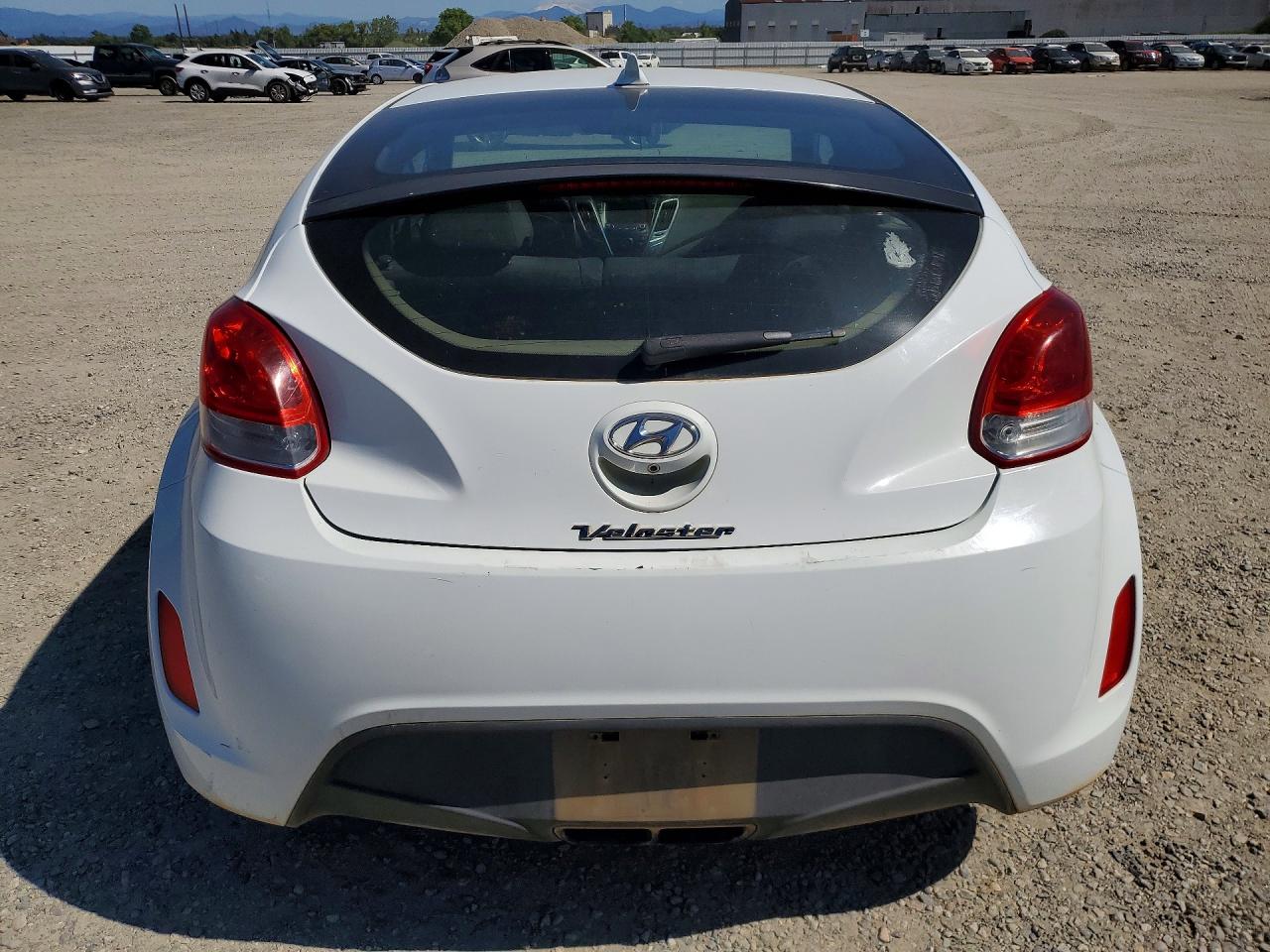 Hyundai VELOSTER Base