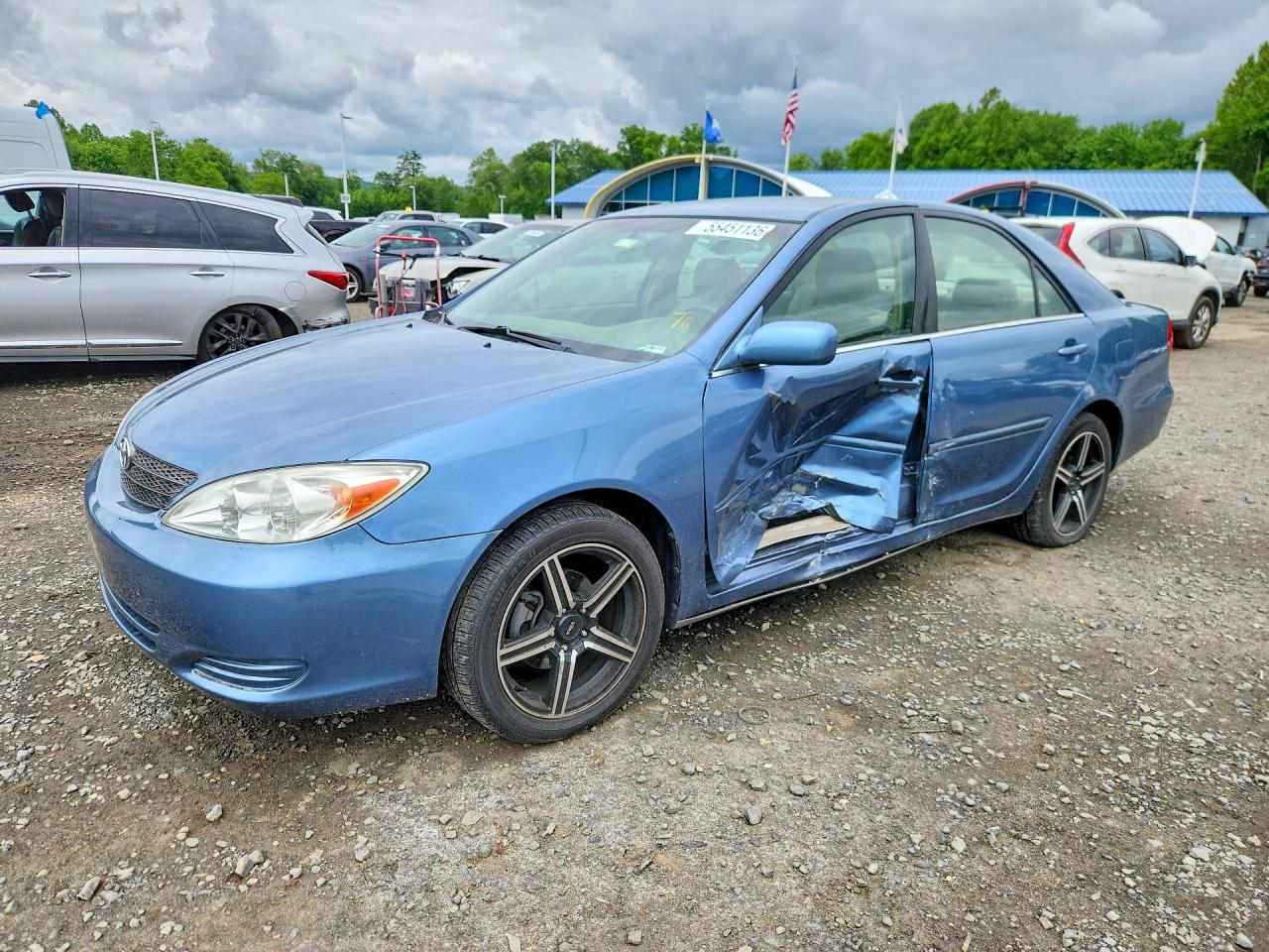 Salvage Toyota Camry Image