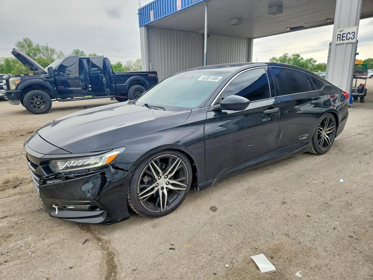 Salvage Honda Accord Image