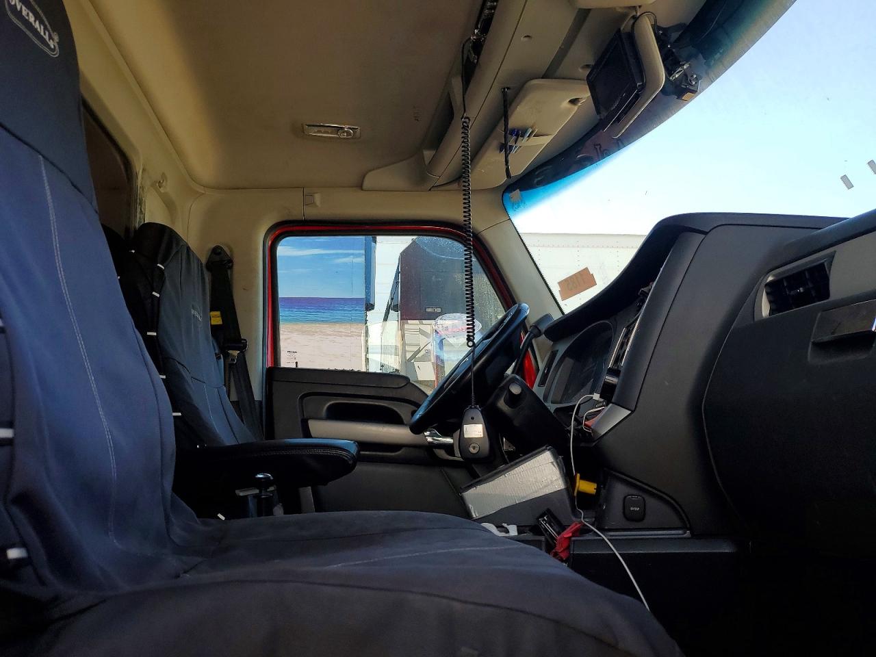 Kenworth T880