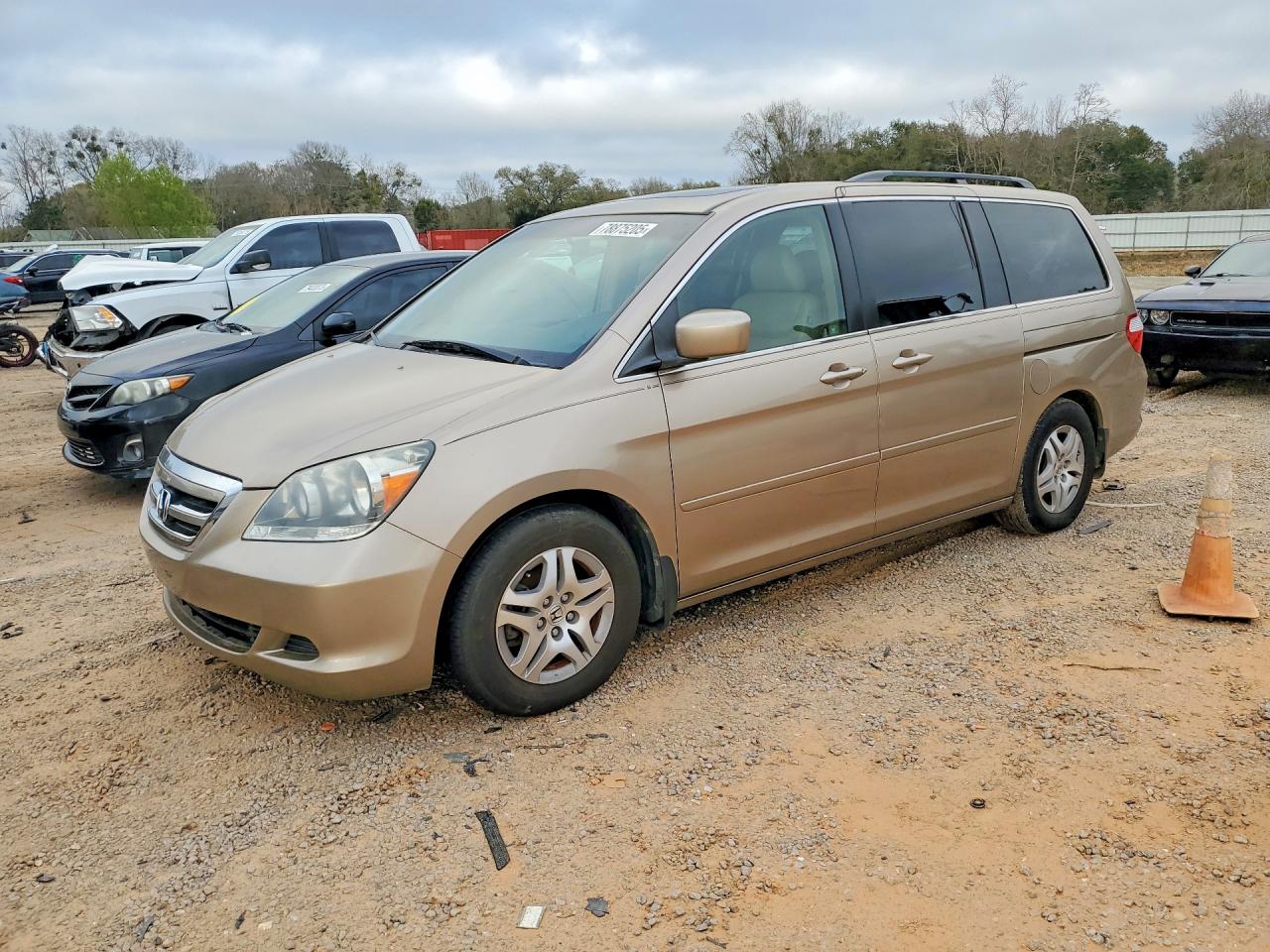 Salvage Honda Odyssey Image