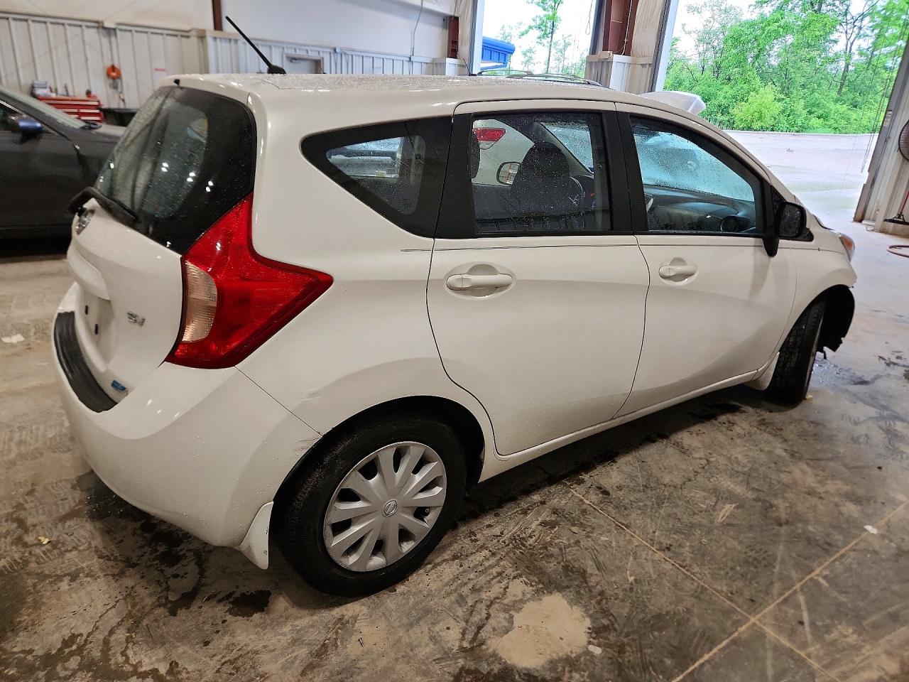 Nissan Versa Sv