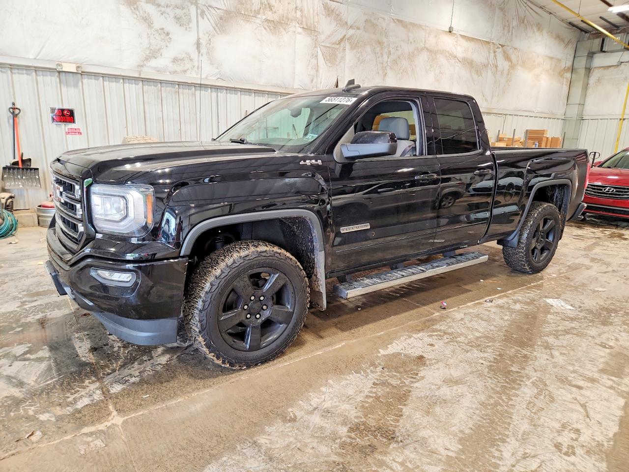 Salvage GMC Sierra Image