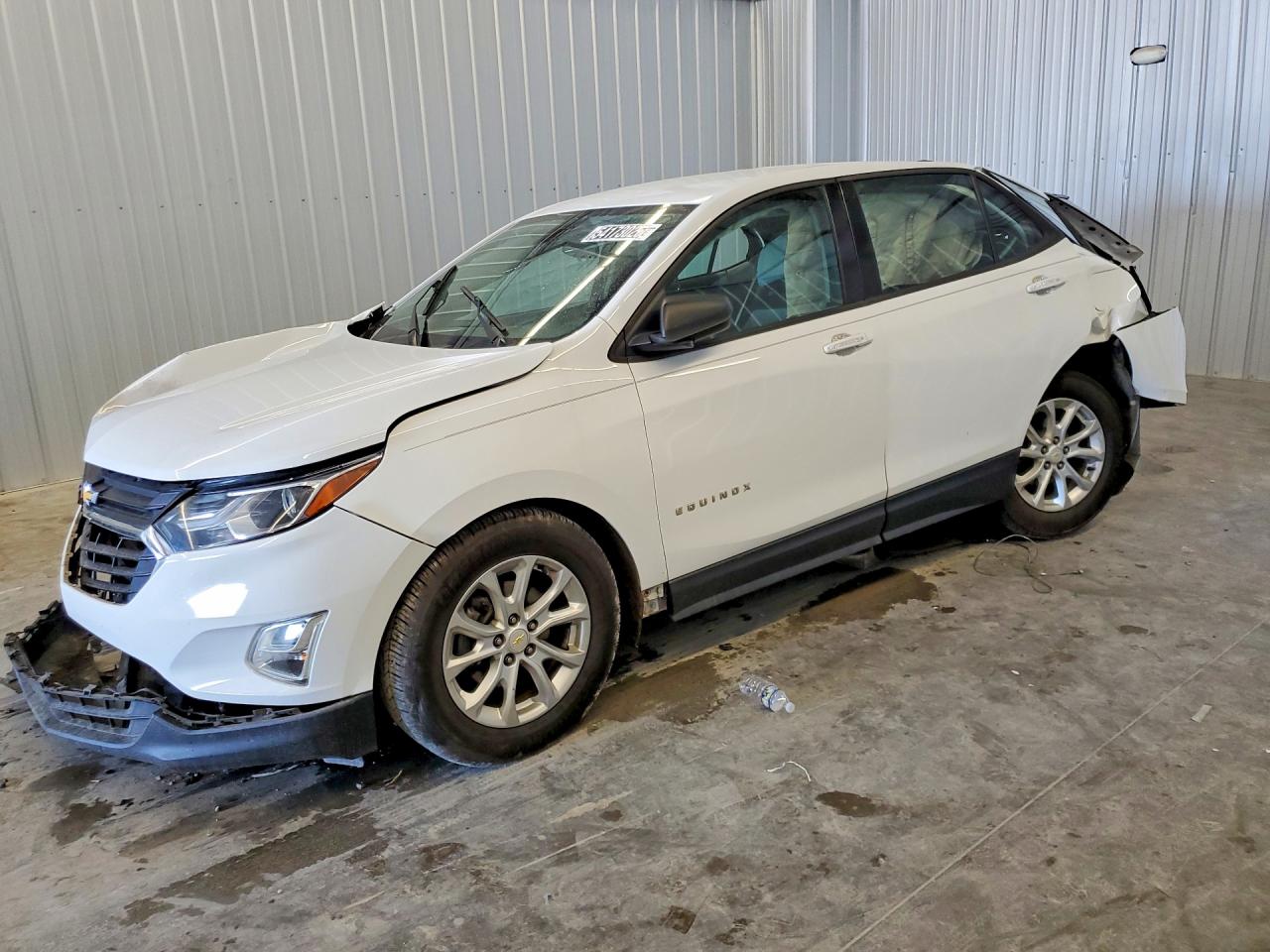 Salvage Chevrolet Equinox Image