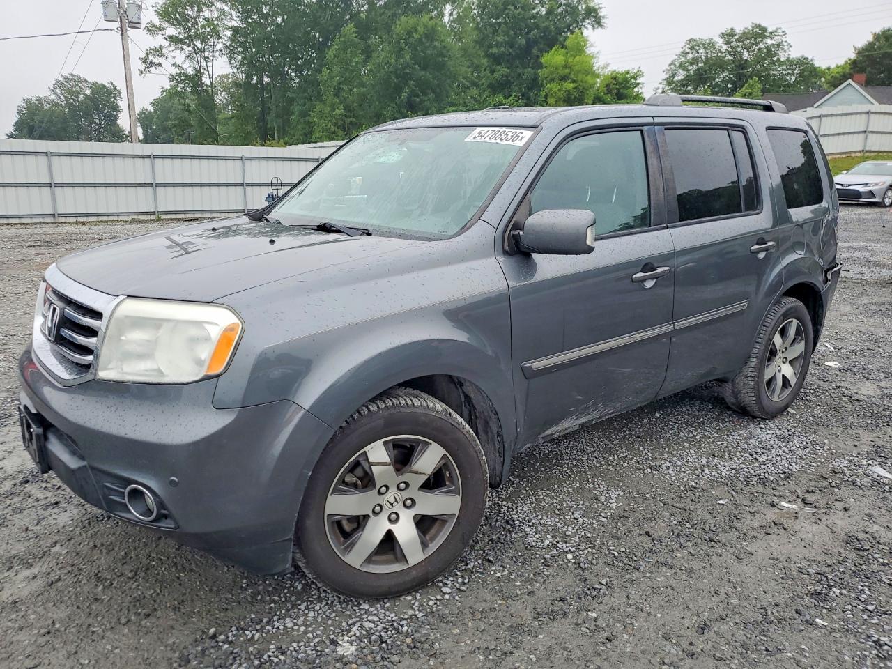 Salvage Honda Pilot Image