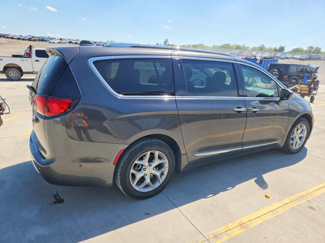 Chrysler Pacifica Touring L Plus