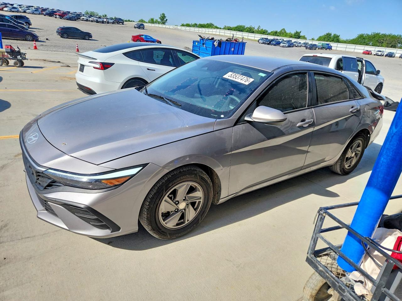 Salvage Hyundai ELANTRA Image