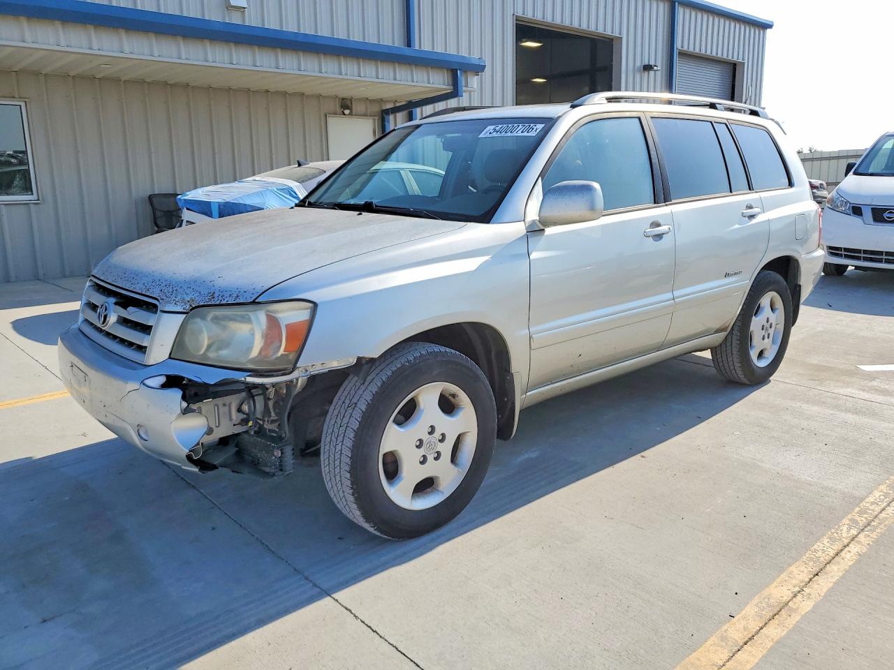 Salvage Toyota Highlander Image