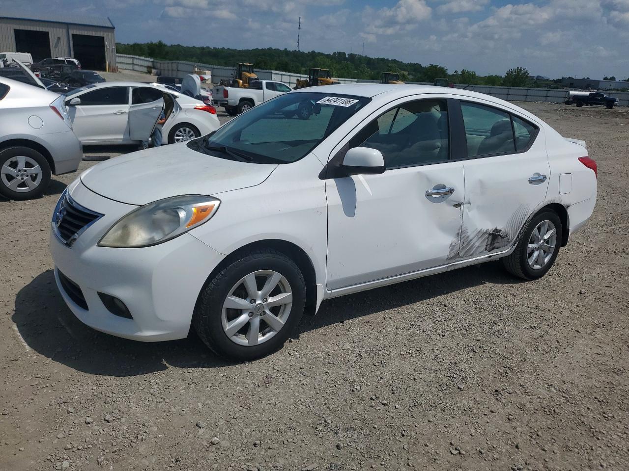 Salvage Nissan Versa Image